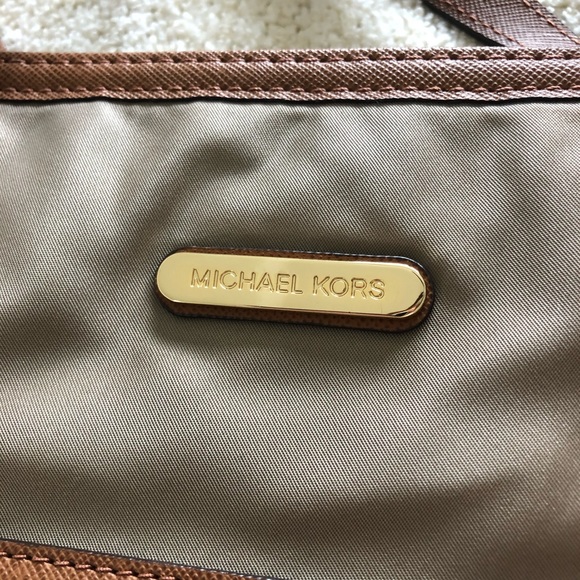 Michael Kors Tote Purse - Picture 5 of 10